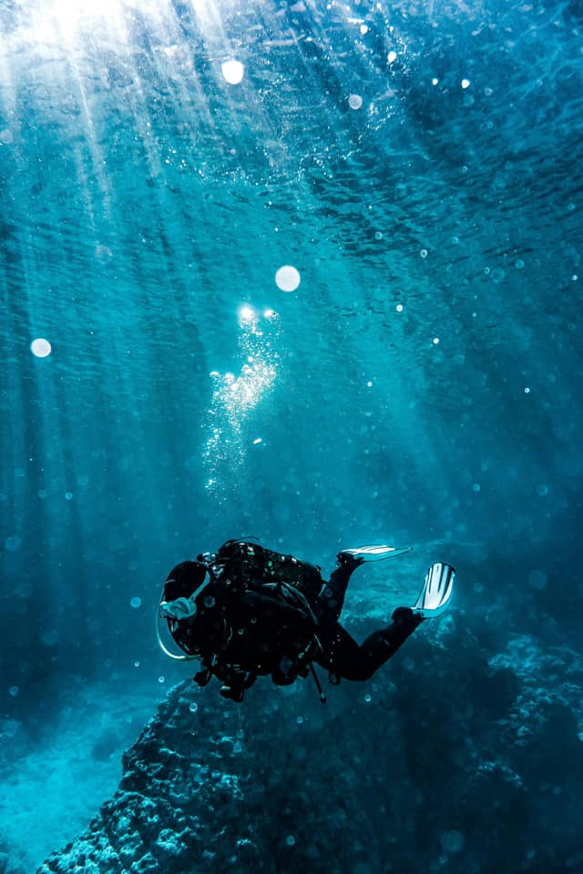 Arctic Cave Diving Spitsbergen: The Ultimate Ice Cave Diving Guide