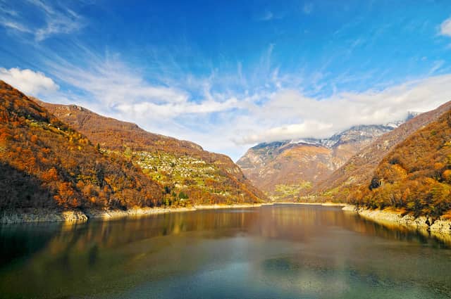 Bungee Jumping Verzasca Dam Switzerland: The Golden Eye Leap