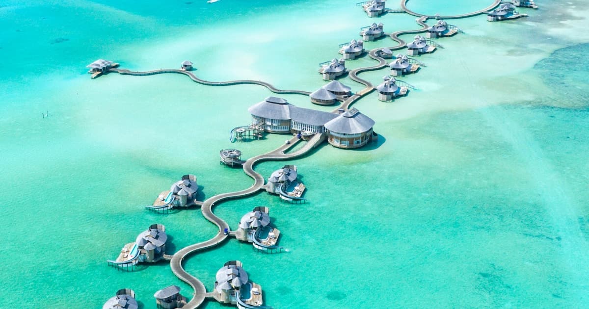 Maldives 2024: Complete Island Paradise & Luxury Resort Guide - Hero Image