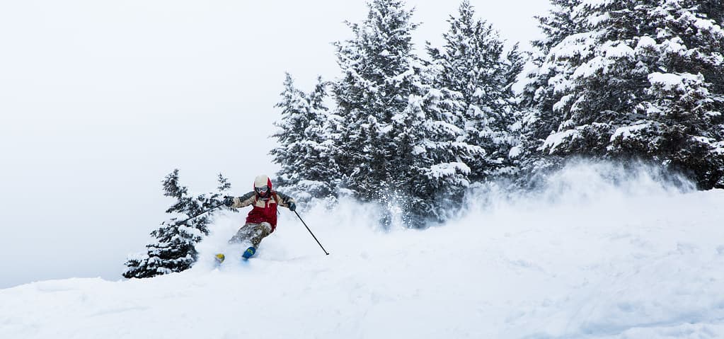 Snowboarding Jackson Hole USA: The Ultimate Big Mountain Experience - Hero Image