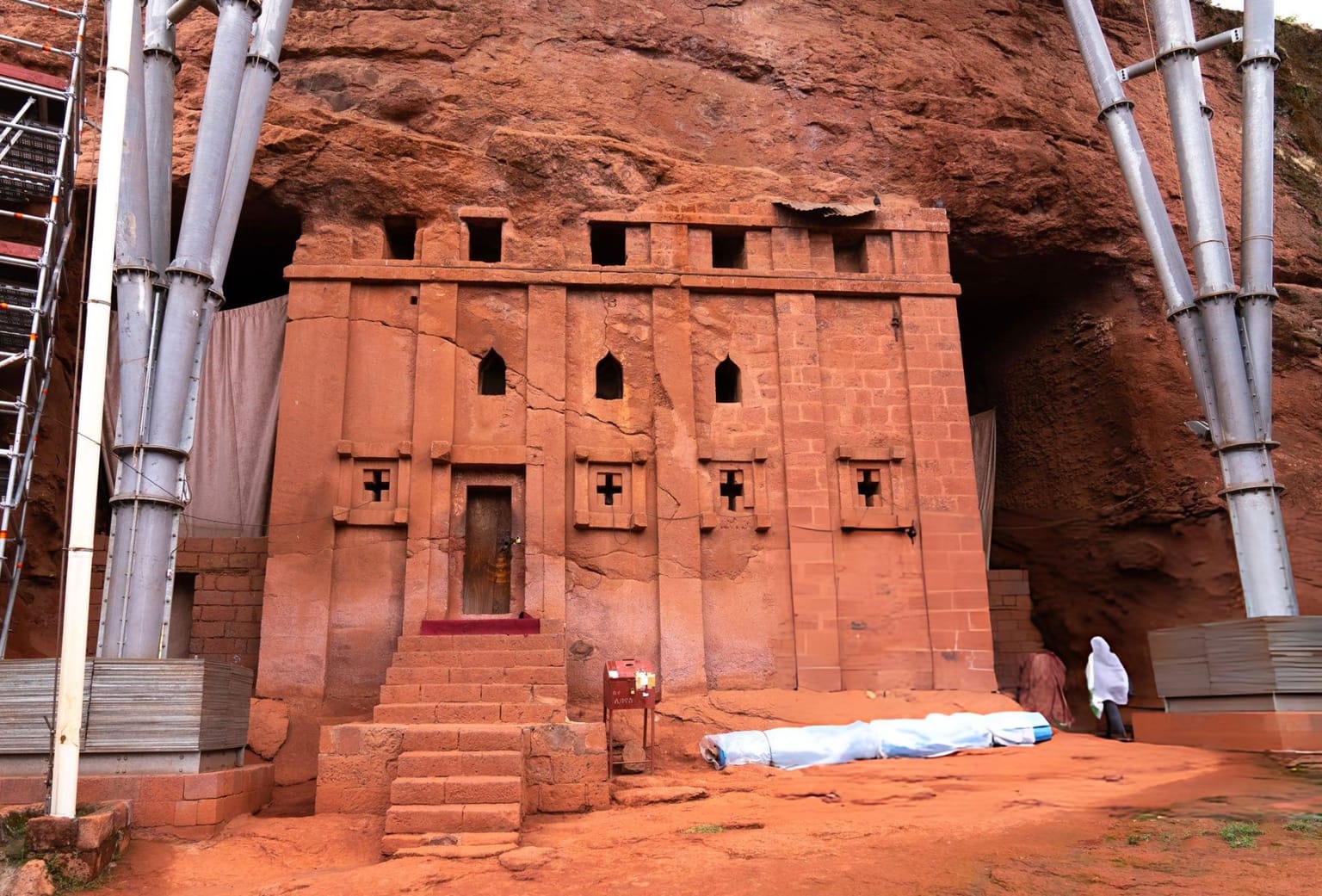 Lalibela Rock-Hewn Churches Tour with Flights 4 Days
